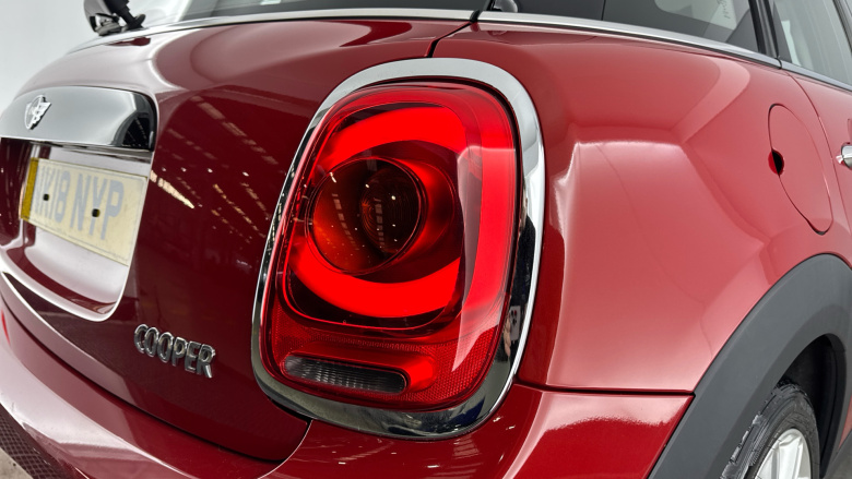MINI Hatchback 1.5 Cooper 5dr Petrol Hatchback